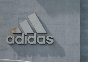 L’epopee d’Adidas : moments inoubliables de la marque aux trois bandes